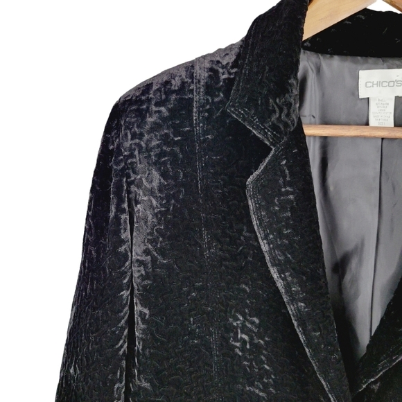 Chico's black Velvet blazer size 1 (M) - Picture 3 of 12